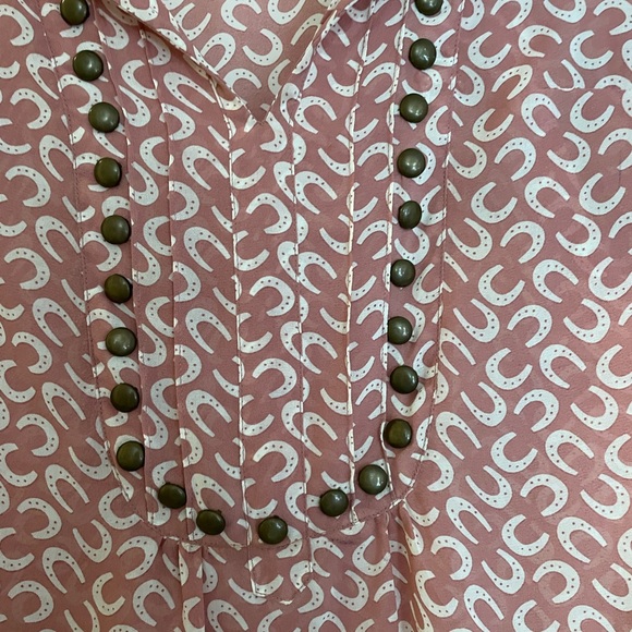 REDUCED🔥Angie sheer top, short sleeve PRICE ⤵️ 4-12 - Picture 2 of 5